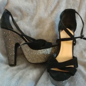 Gianni Bini strappy heels